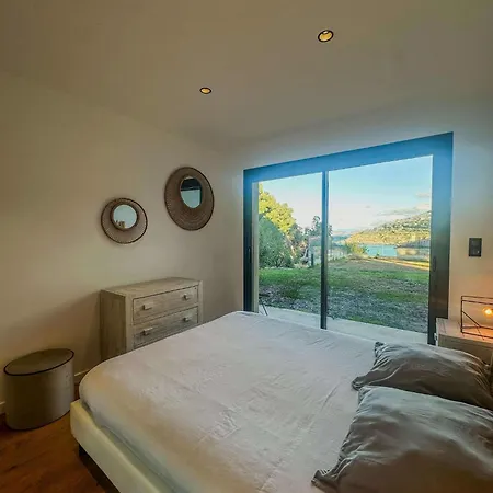 Sublime Vue Pieds Dans L'eau * Monticello