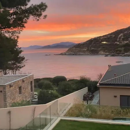 Sublime Vue Pieds Dans L'eau Villa